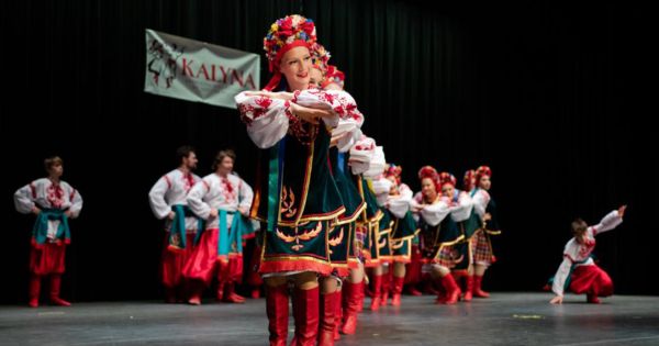 Ukrainian dancers